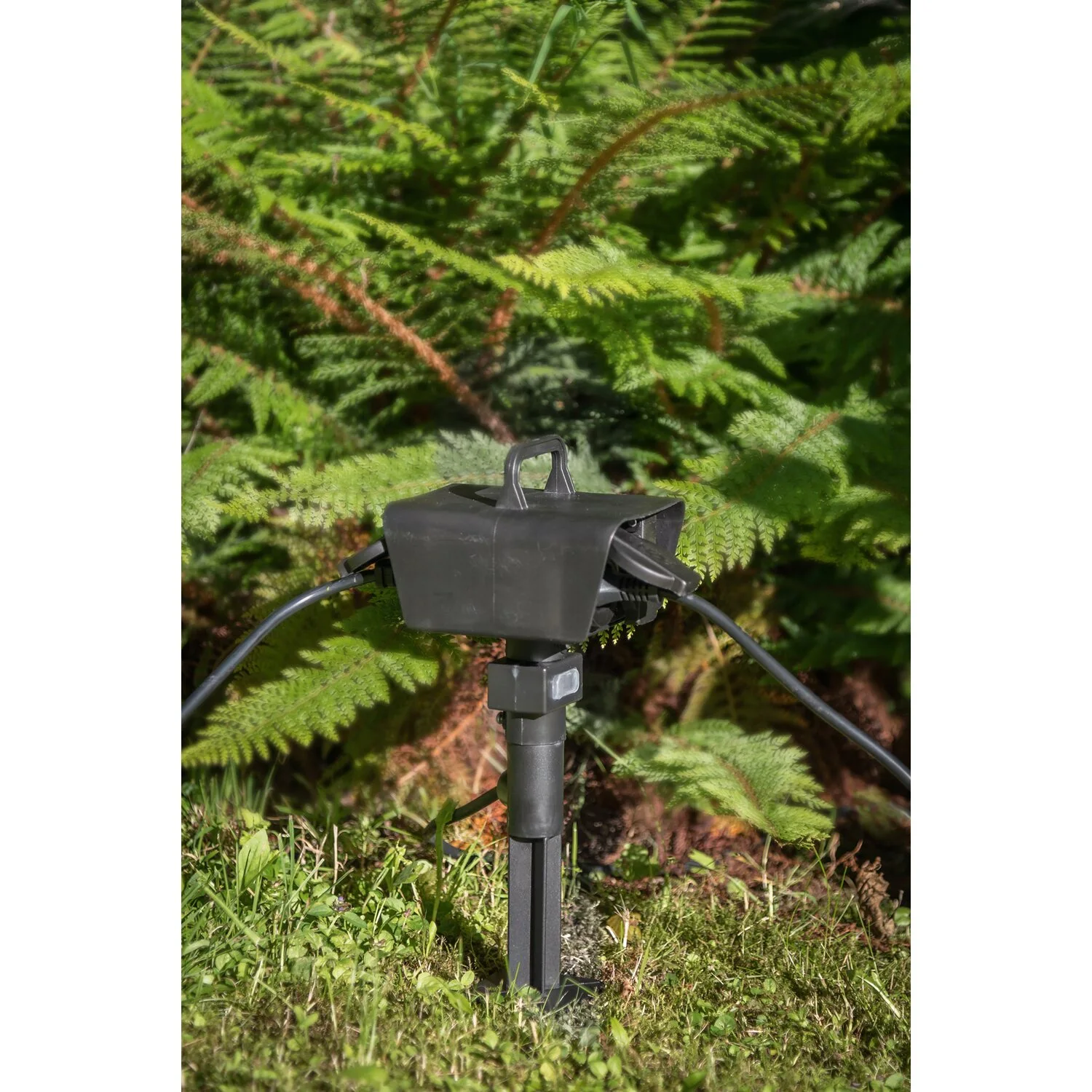 Steckdosen-Erdpfahl 4 X Typ13 Mit Breaker Switch IP44 / 3 M 1 Steckdosen-Erdpfahl 4 X Typ13 Mit Breaker Switch IP44 / 3 M