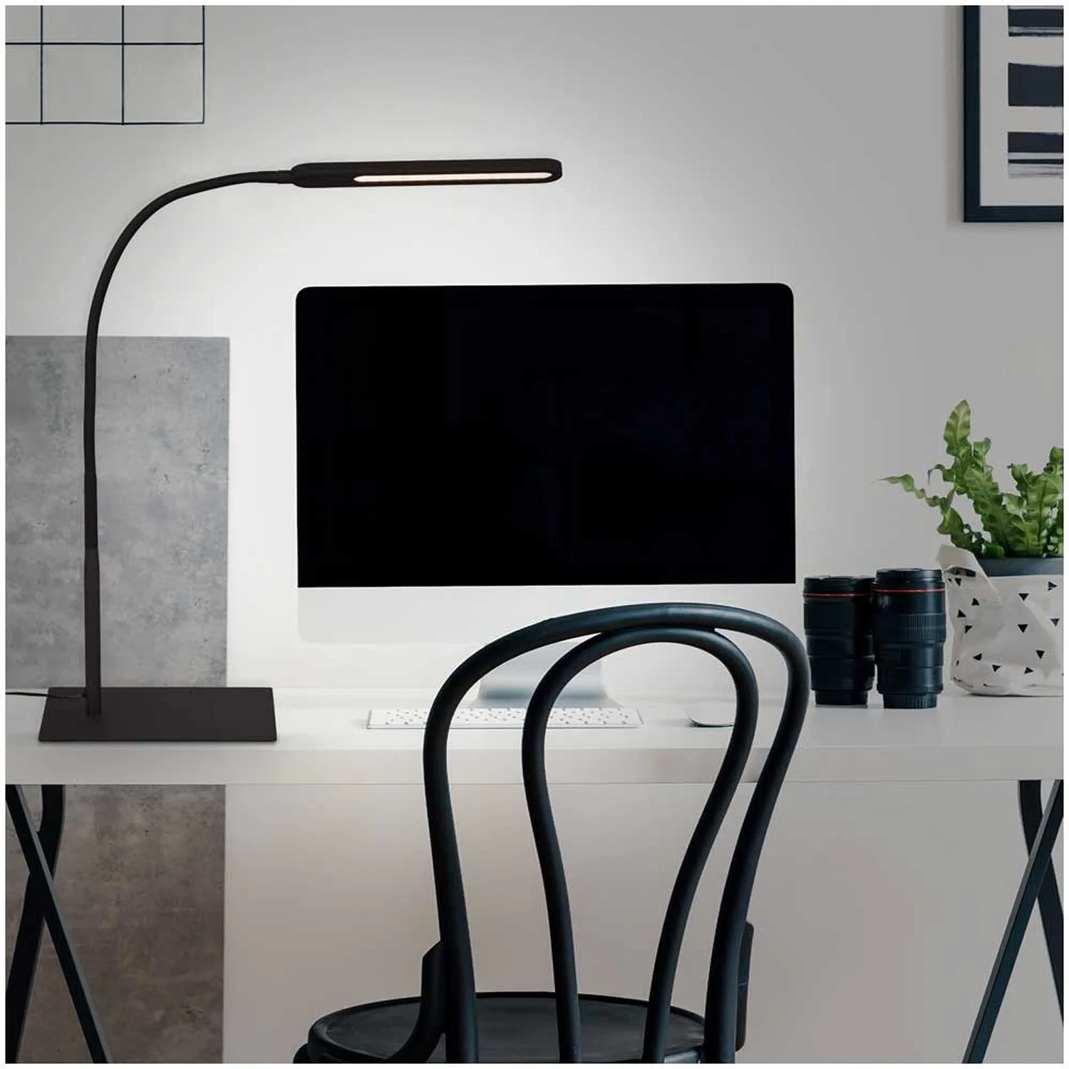 Brilo LED-Schreibtischleuchte Servo Schwarz 8 W / 600 Lm 3 Brilo LED-Schreibtischleuchte Servo Schwarz 8 W / 600 Lm – Bild 3