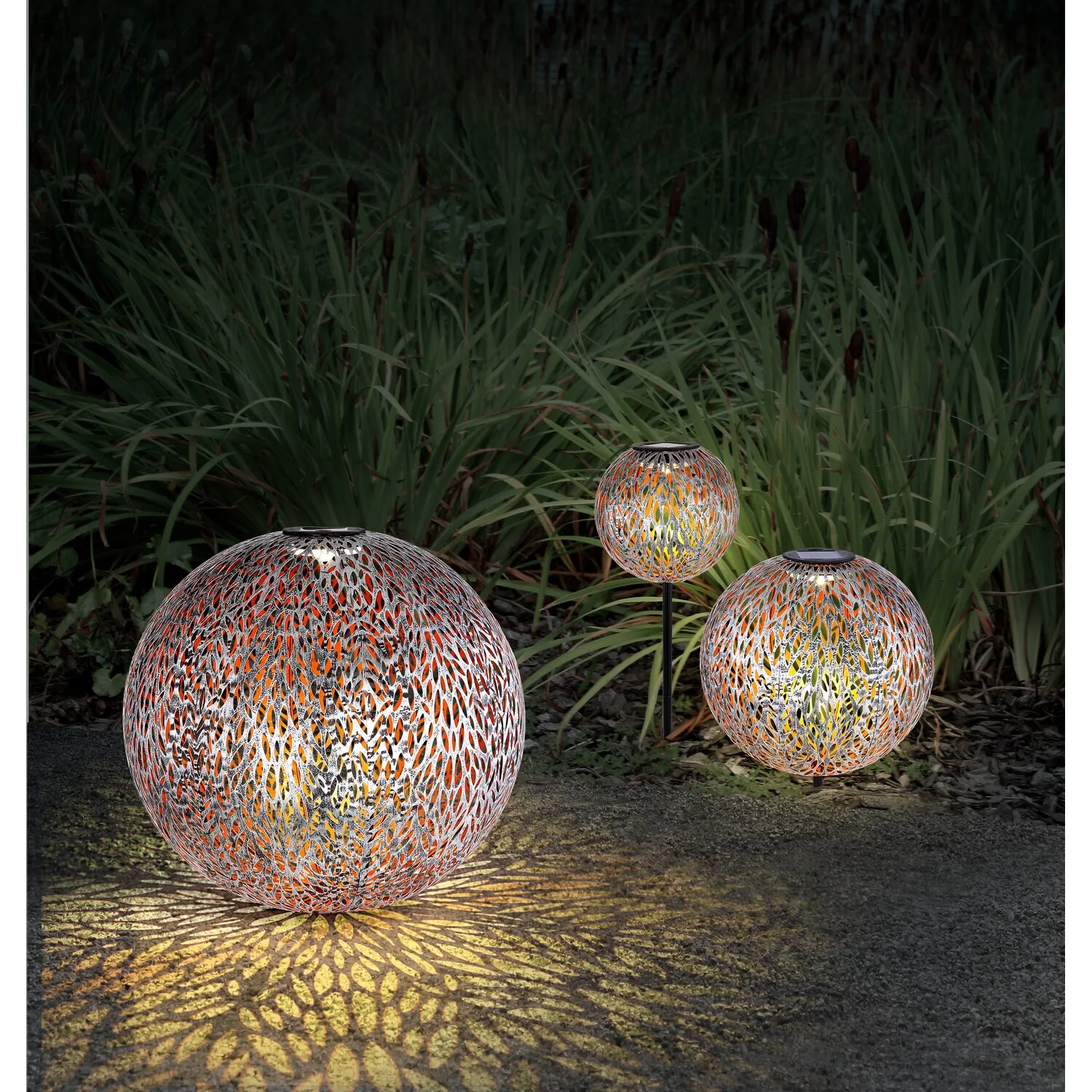 Globo LED-Solarleuchte Kugel Rustikal Mit Dekorstanzungen Ø 27 Cm 8 Globo LED-Solarleuchte Kugel Rustikal Mit Dekorstanzungen Ø 27 Cm – Bild 8