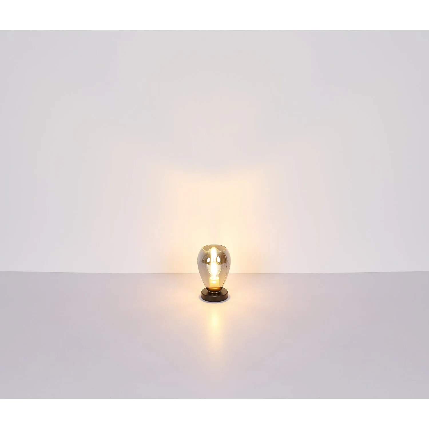 Globo Tischlampe Fanni 1-flammig Schwarz / Rauchfarben Ø 15 Cm / Höhe 23,5 Cm 5 Globo Tischlampe Fanni 1-flammig Schwarz / Rauchfarben Ø 15 Cm / Höhe 23,5 Cm – Bild 5