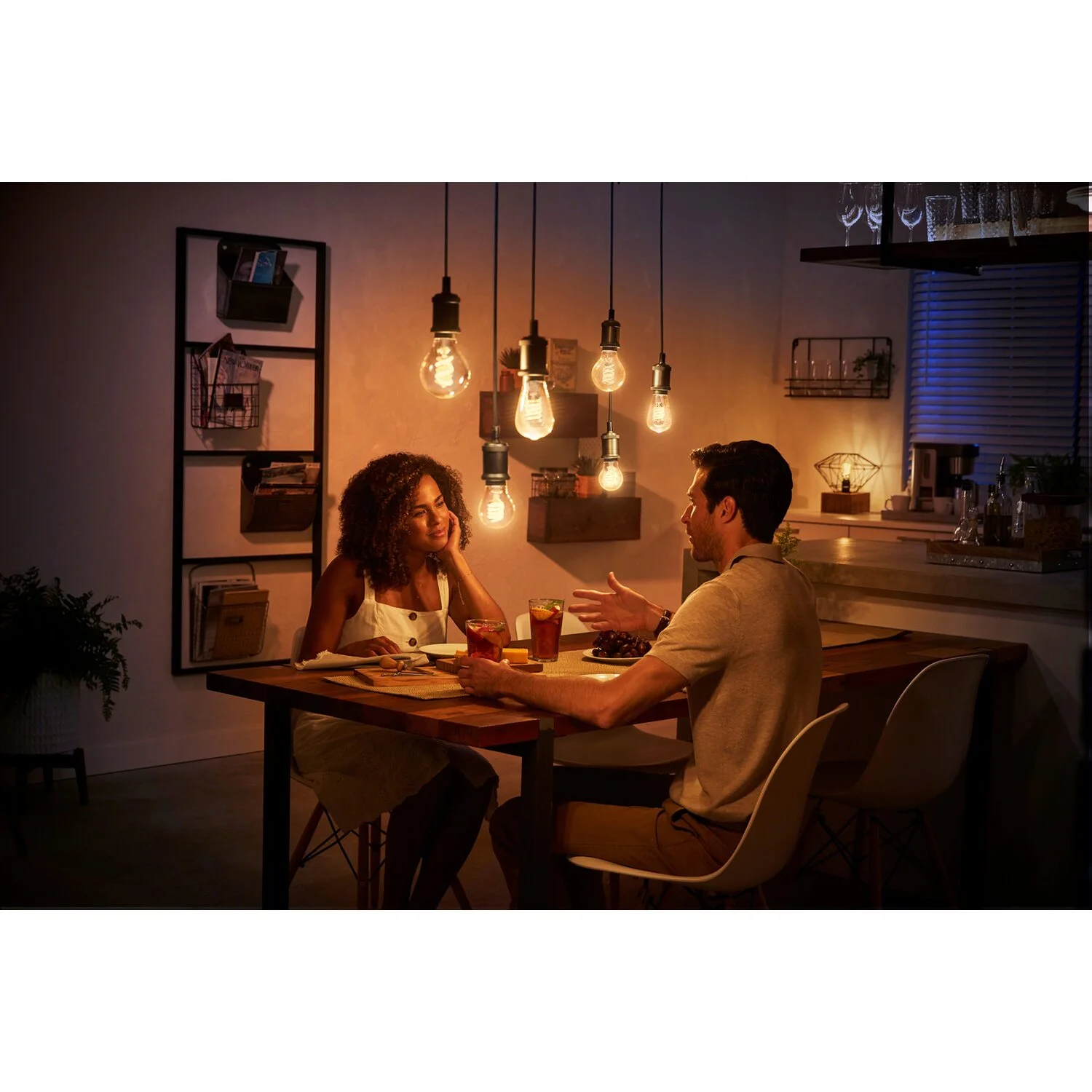 Philips Hue White LED-Leuchtmittel Globe E27 Filament Klar 9 Philips Hue White LED-Leuchtmittel Globe E27 Filament Klar – Bild 9