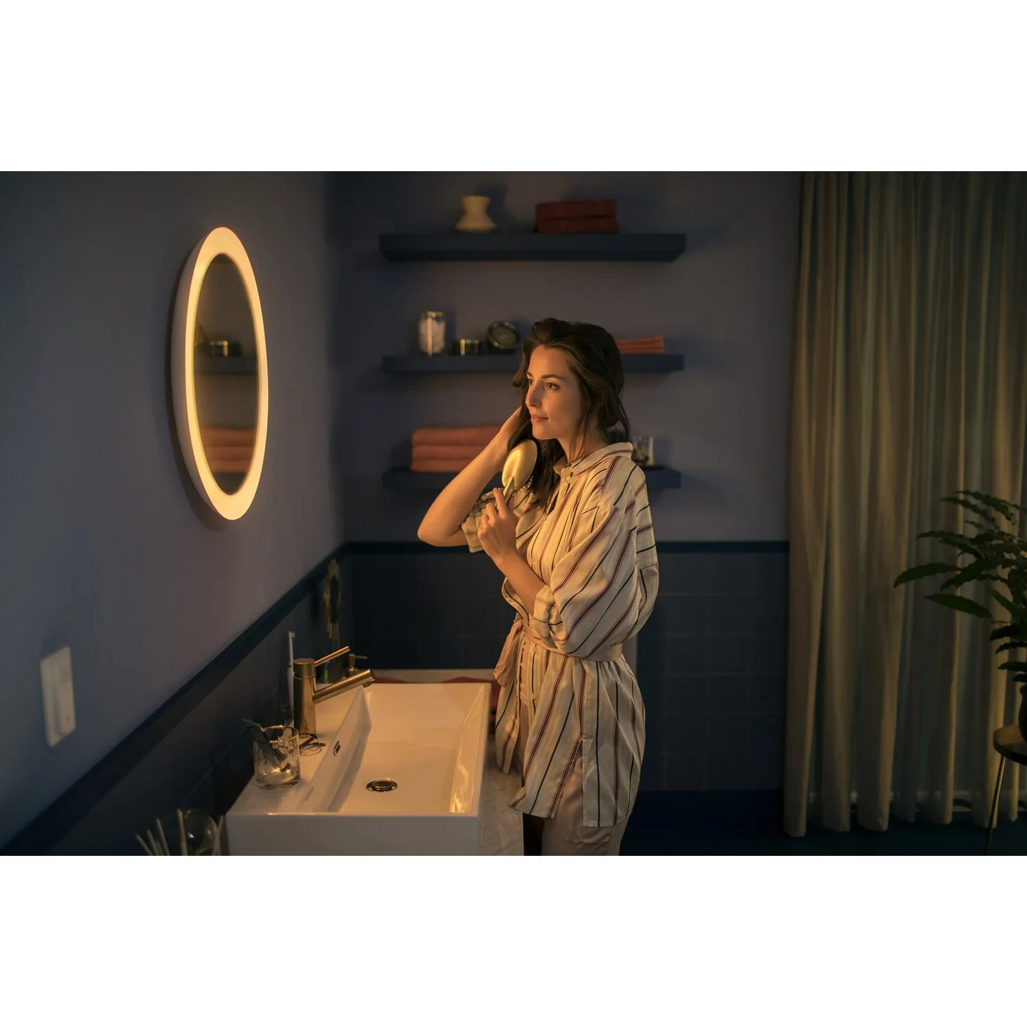 Philips Hue White Ambiance LED-Spiegelleuchte Adore 22 W Inkl. Dimmschalter 9 Philips Hue White Ambiance LED-Spiegelleuchte Adore 22 W Inkl. Dimmschalter – Bild 9